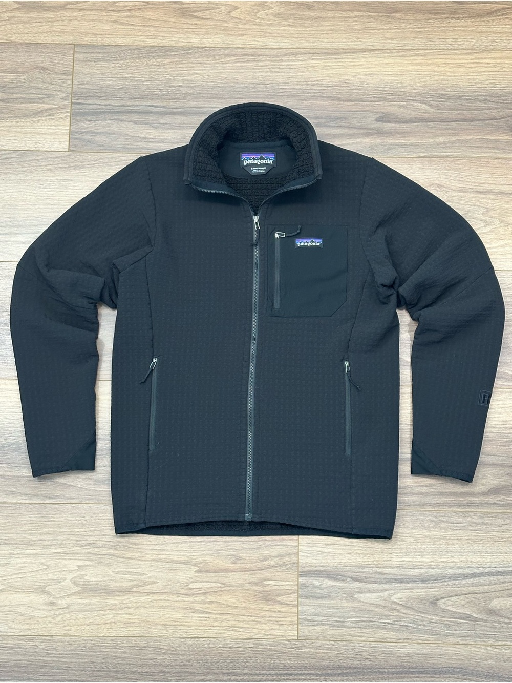 Patagonia Men’s R2 Tech Face Jacket in Black Size Small